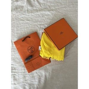 NWT Hermes Classic New Libris Cashmere Stole Scarf in Jaune Vif Yellow Bag & Box
